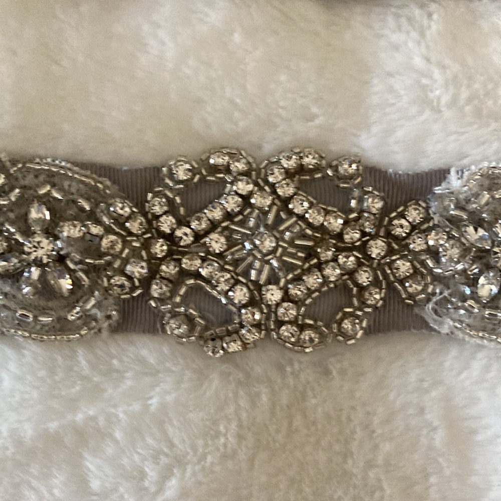 Accent belt